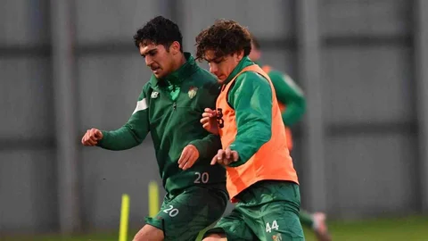 Bursaspor Kırklarelispor Maçına Hazırlanıyor