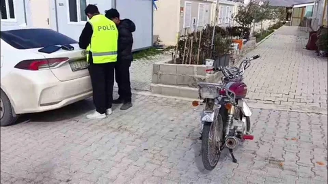 Ehliyetsiz Motosikletlinin Sosyal Medya Şovu