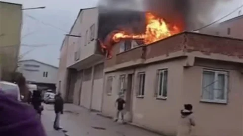 Bursa'da Çatı Yangını Yaşandı