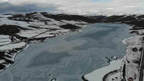 Sadak Baraj Gölü Buzla Kaplandı