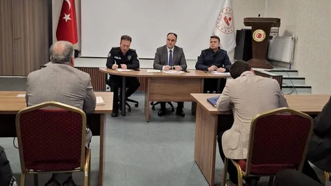 Aslanapa’da Eğitim Toplantısı Yapıldı