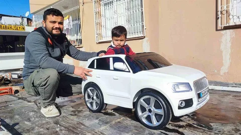 Çekiciyle Gelen Doğum Günü Sürprizi Adana'da Gerçekleşti