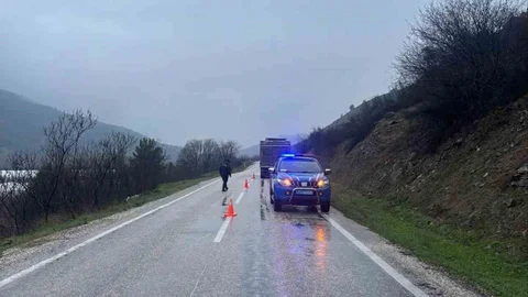 Bilecik’te Arızalanan Tır Trafiği Aksattı