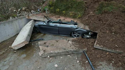 Sakarya'da İstinat Duvarı Çöktü