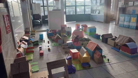 Salihli'de Öğrencilerden Geri Dönüşüm Projesi