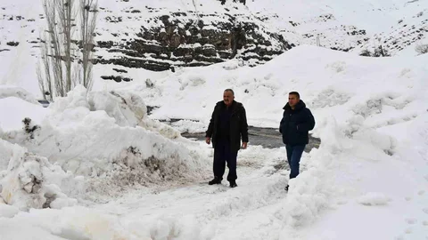 Çığ Riski Nedeniyle Yol Kapalı Kalıyor
