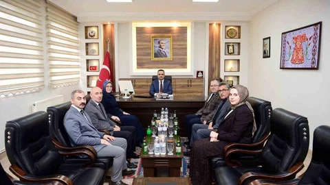 Rektör Kibar Sarıgöl’de Ziyaretlerde Bulundu