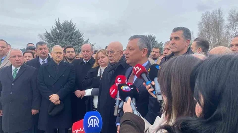 Deniz Baykal Mezarı Başında Anıldı