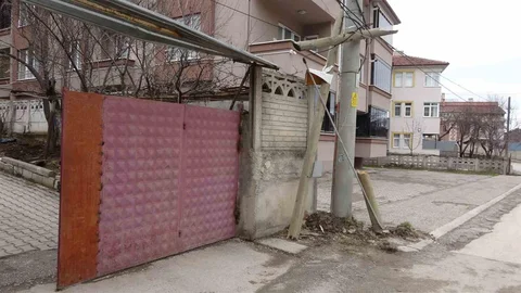 Kontrolden Çıkan Araç Bahçeye Girdi