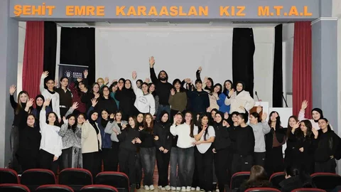 Bursa'da Kızlarla Bilim Günü Etkinliği