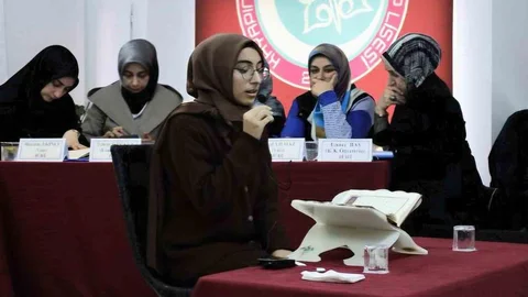 Diyarbakır'da Kur'an Okuma Yarışması Başarısı