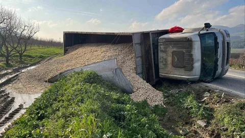 Bilecik’te Çekici Devrildi