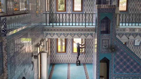 Kemer'de Camiler Temizleniyor