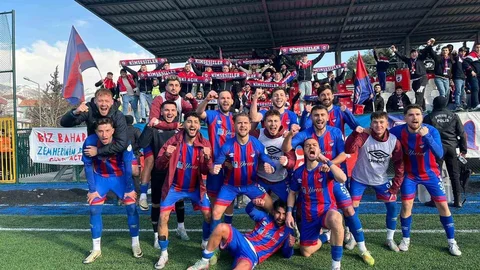 Niğde'de Aile Tribünü Coşkusu