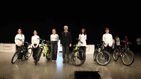 Çayırova'da Bilgi Yarışması Düzenlendi