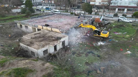 Karasu'da Yıkım Çalışmaları Başladı