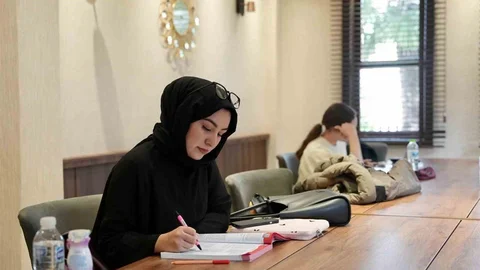 Düzce'de Gençlerin Yeni Kitap Uğrağı