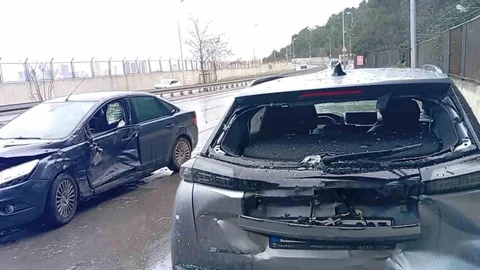Maltepe'de Takla Atan Araçta 3 Yaralı