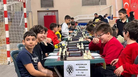 Kayseri'de Satranç Turnuvası Başladı