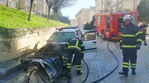 Tokat'ta Park Halindeki Araç Yandı