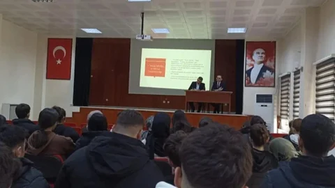 Sinop’ta Dijital Dolandırıcılık Semineri Düzenlendi