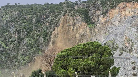 Söke'de Sel Suları Şelaleye Dönüştü