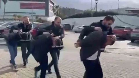 İskenderun'da 3 Aranan Şahıs Yakalandı