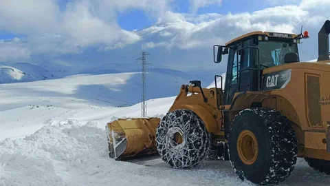 Iğdır’da Karla Mücadele Çalışmaları Sürüyor