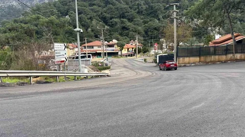Muğla'da Yol Ayrımı Yenilendi