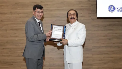 Kütahya'da Sanatçıya Saygı Gecesi Düzenlendi