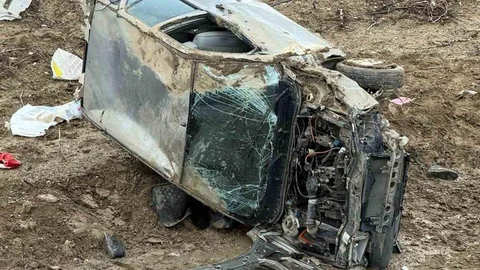 Isparta'da Otomobil Şarampole Düştü