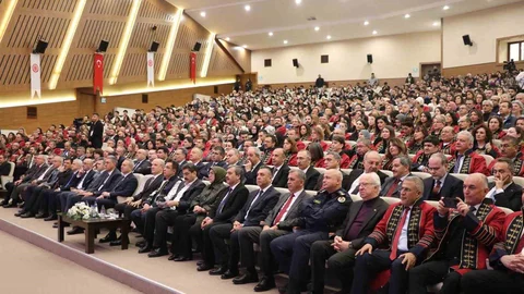 Sivas Cumhuriyet Üniversitesi Kuruluş Yıl Dönümünü Kutladı