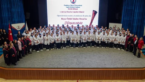 OMÜ'de Ebelik Öğrencileri Beyaz Önlük Giydi