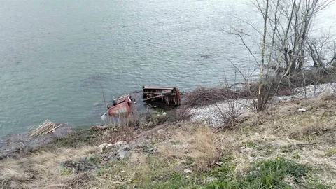 Samsun'da Traktör Nehre Uçtu