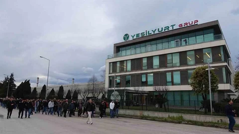 Yeşilyurt Demir-Çelik İşçileri Protesto Düzenledi