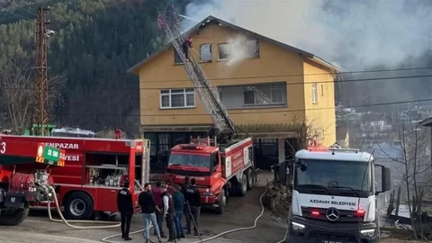 Kastamonu'da Çatı Yangını Kontrol Altına Alındı
