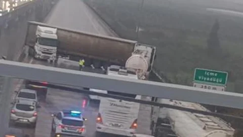 Tarsus-mersin Otoyolu'nda TIR Kazası: Kontrolden Çıkan Araç Yolu Kapattı, Ulaşım Aksadı!