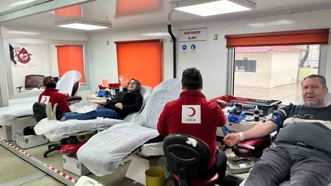 Nazilli'de Veliler Kan Bağışı Yaptı