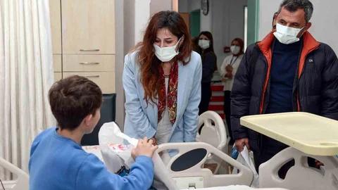 Diyarbakır'da Kanser Hastası Çocuklara Moral Ziyareti