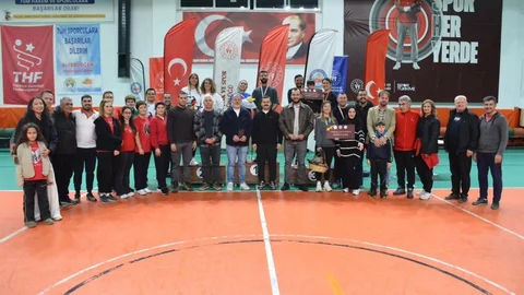 Köyceğiz'de Floor Curling Turnuvası Sona Erdi
