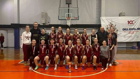 TREDAŞ U18 Kız Takımı Şampiyon Oldu