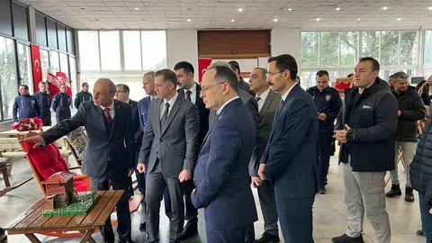 Ayvacık’ta Sanatla Değişen Hayatlar Sergisi Açıldı