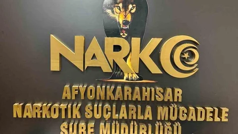 Uyuşturucu Hapla Yakalanan İki Kişi