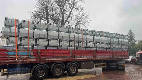 Sultanhisar'a 200 Yeni Çöp Konteyneri Geldi