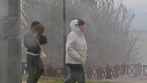 Antalya'da Şelale Tersine Çağladı