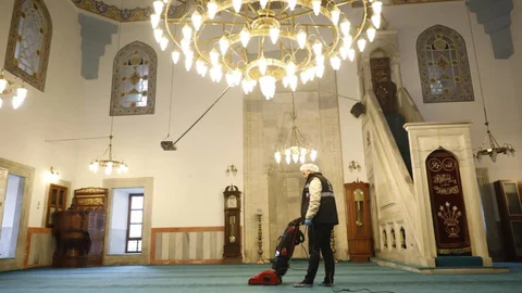 Aydın'da Camilerde Temizlik Çalışmaları