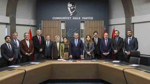 CHP Genel Başkanı Özel Diyarbakır'da
