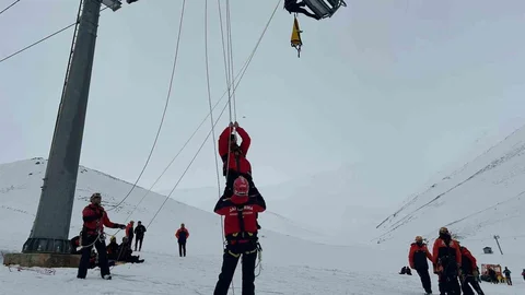 Van'da Çığ Tatbikatı Gerçekleştirildi
