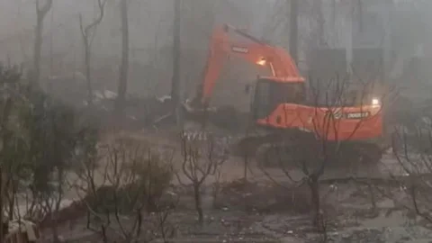Mersin'de Sağanak Yağmur Etkili Oluyor