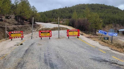 Mersin'de Yol Kapandı